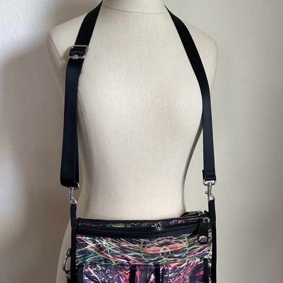 Kipling multicolor swirl pattern crossbody bag - Picture 2 of 8